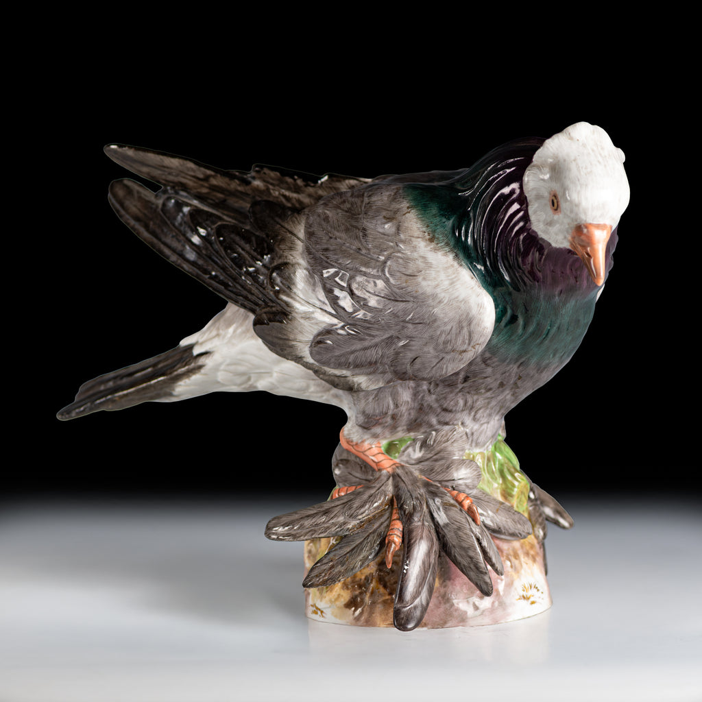 19TH CENTURY MEISSEN PORCELAIN MODEL OF A PIGEON - REF No. B1001 19TH CENTURY MEISSEN PORCELAIN MODEL OF A PIGEON - REF No. B1001