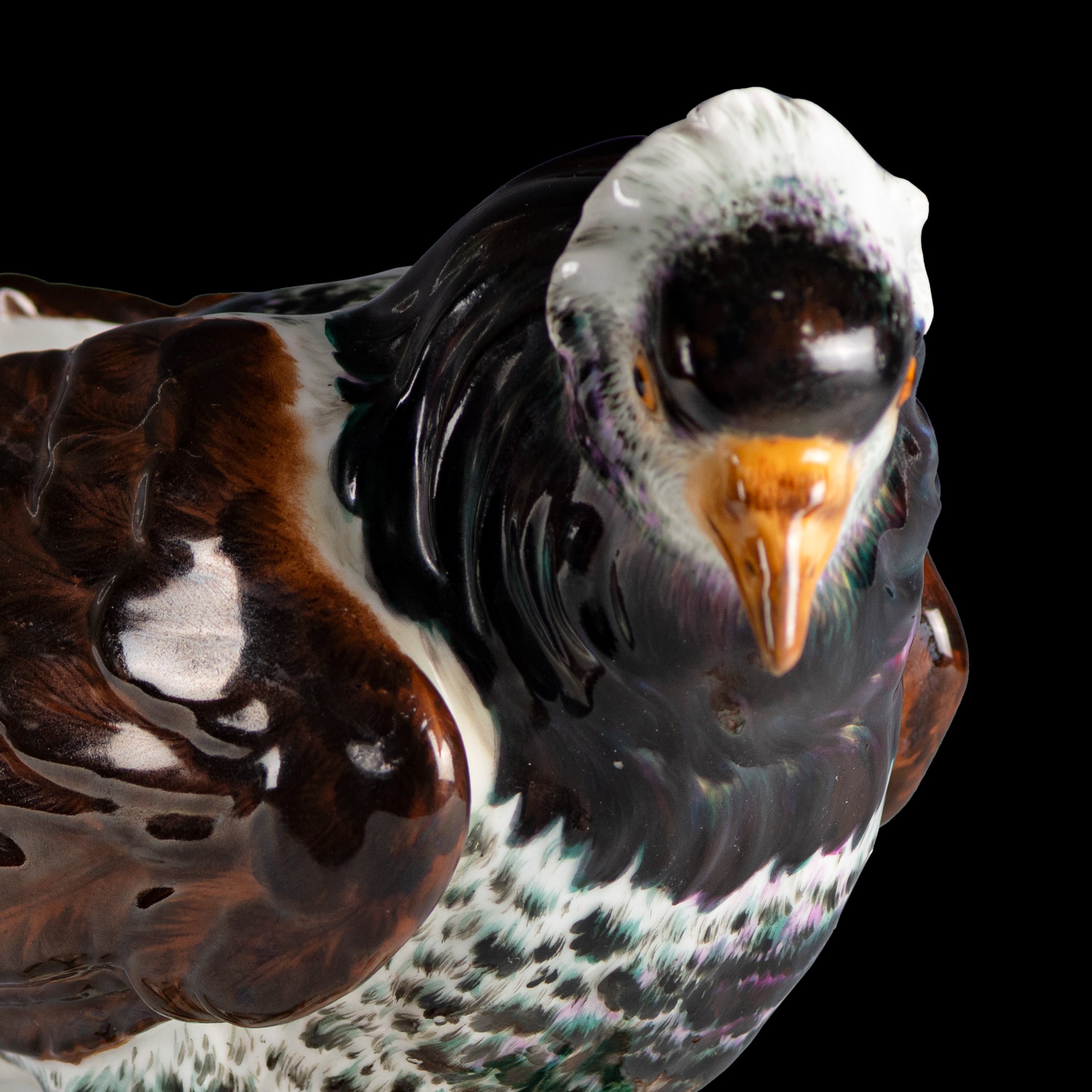 19TH CENTURY MEISSEN PAINTED PORCELAIN MODEL OF A PIGEON - REF No. B1003