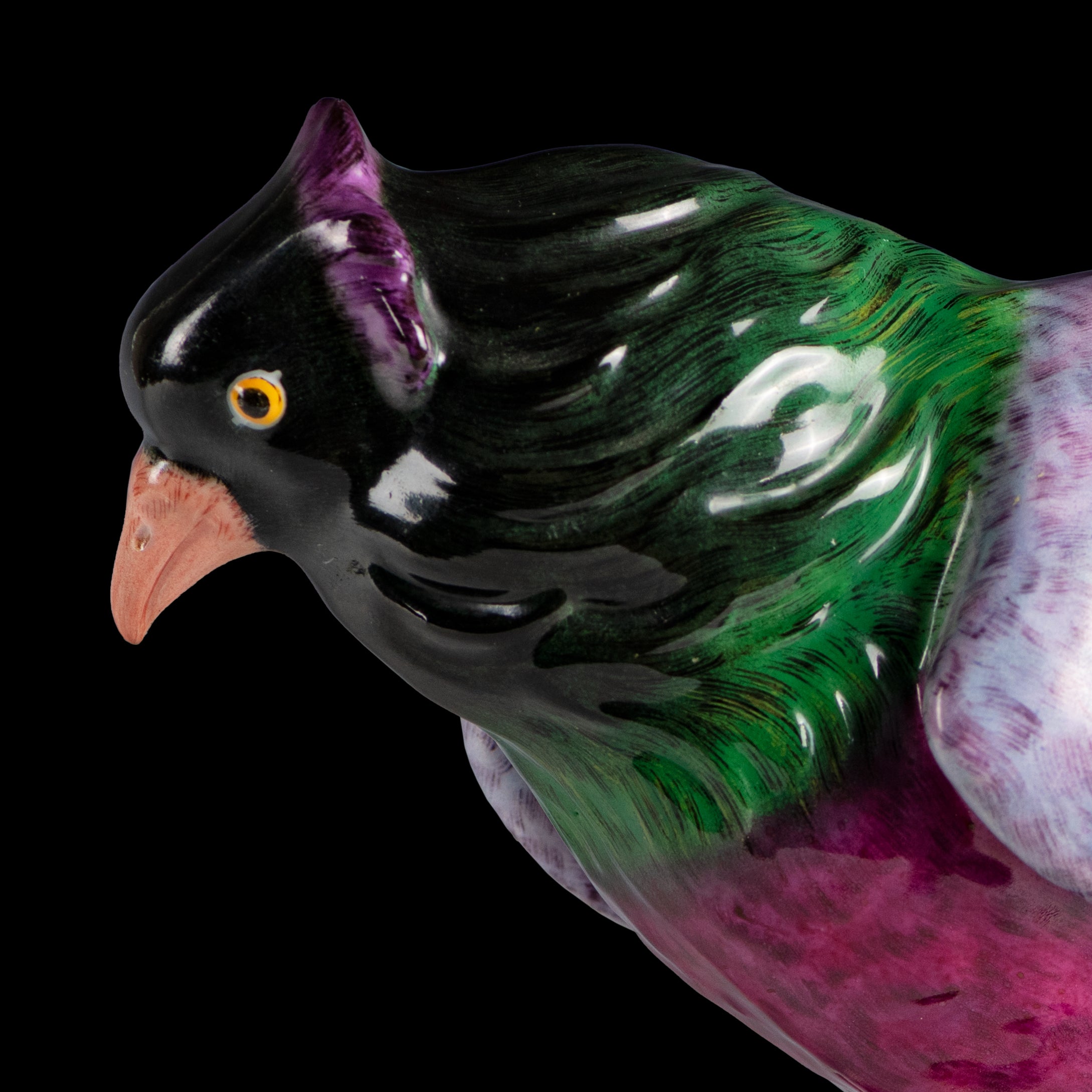 19TH CENTURY MEISSEN PAINTED PORCELAIN MODEL OF A PIGEON - REF No. B1007