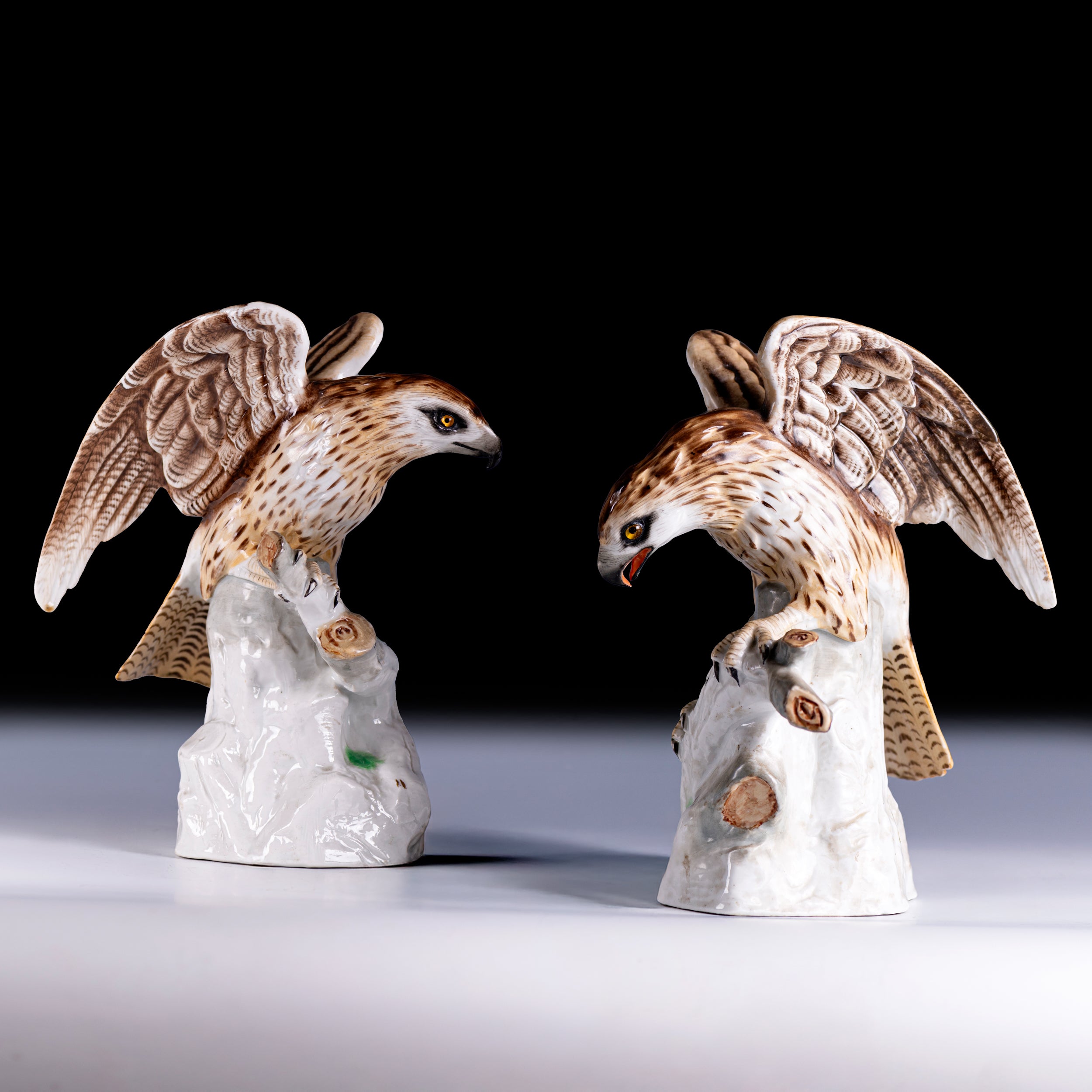 PAIR OF EARLY 20TH CENTURY GERMAN PORCELAIN MODELS OF EAGLES - REF No. B1017