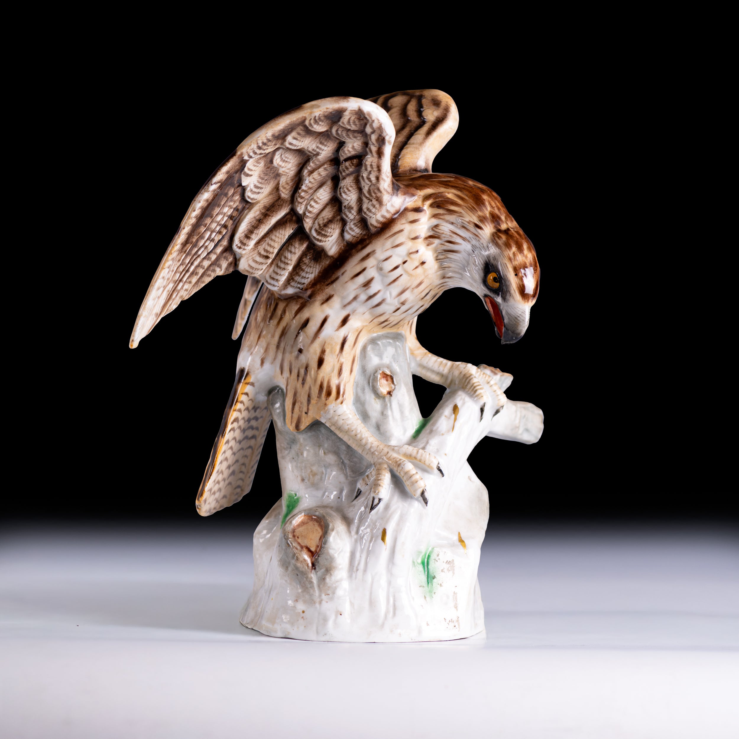PAIR OF EARLY 20TH CENTURY GERMAN PORCELAIN MODELS OF EAGLES - REF No. B1017