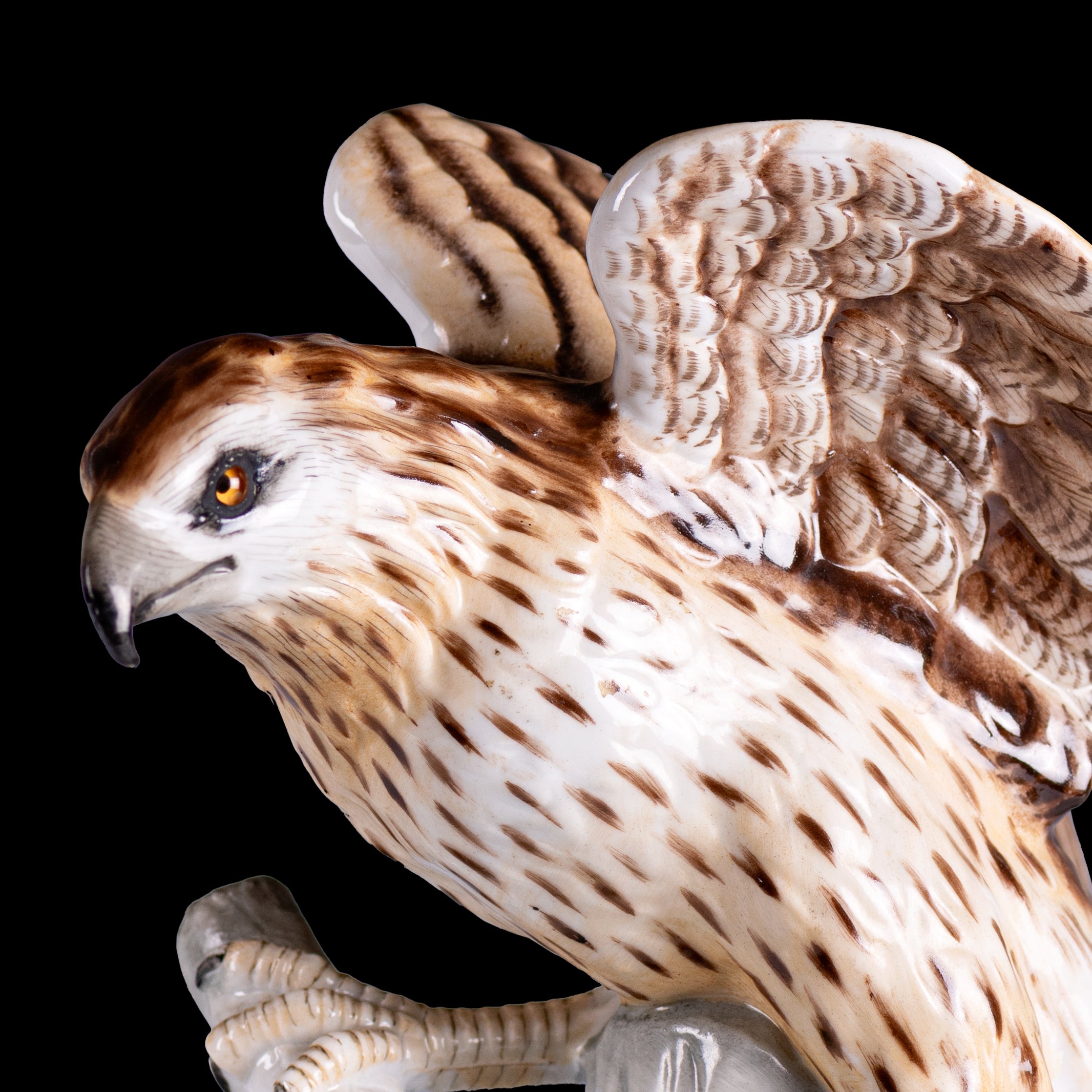 PAIR OF EARLY 20TH CENTURY GERMAN PORCELAIN MODELS OF EAGLES - REF No. B1017