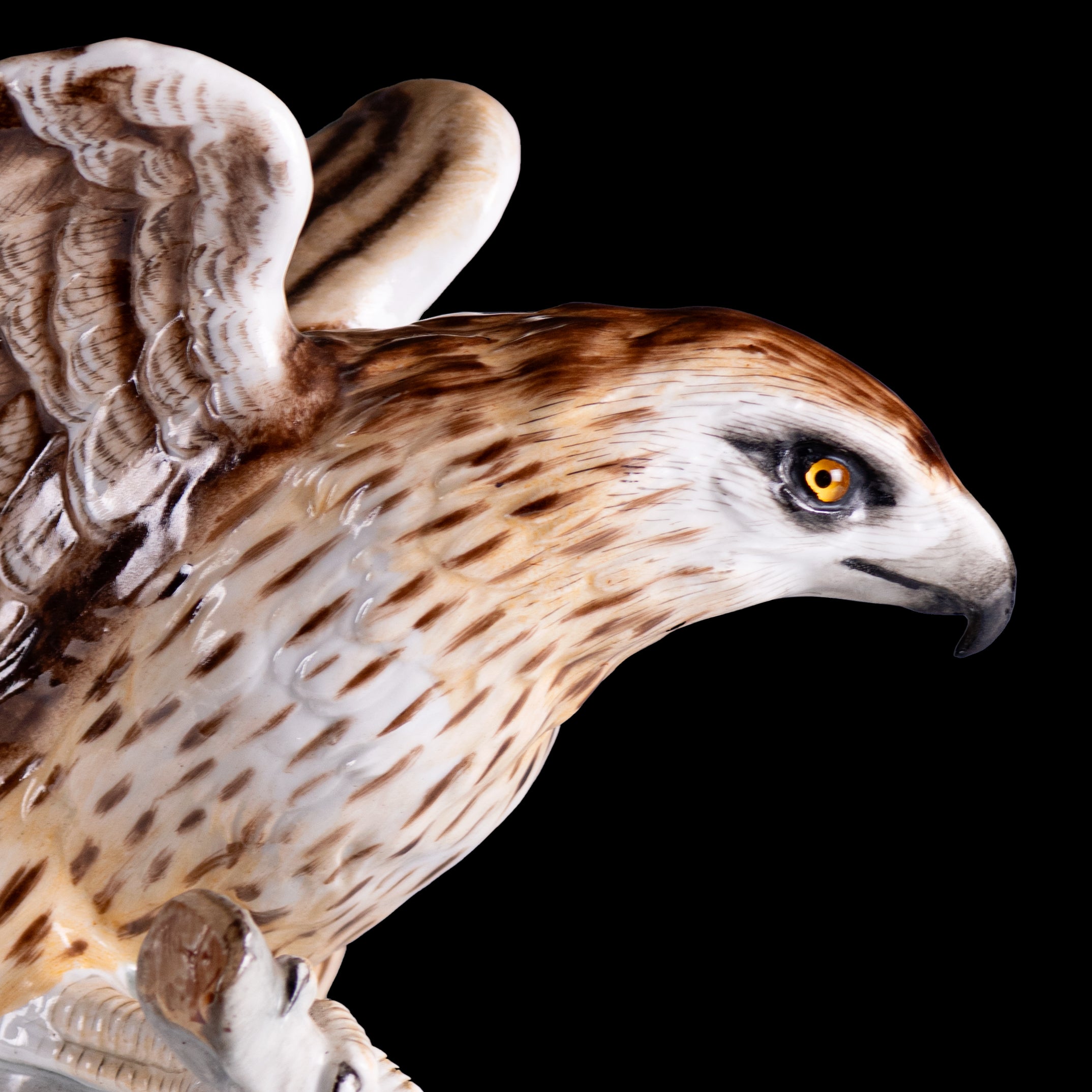 PAIR OF EARLY 20TH CENTURY GERMAN PORCELAIN MODELS OF EAGLES - REF No. B1017
