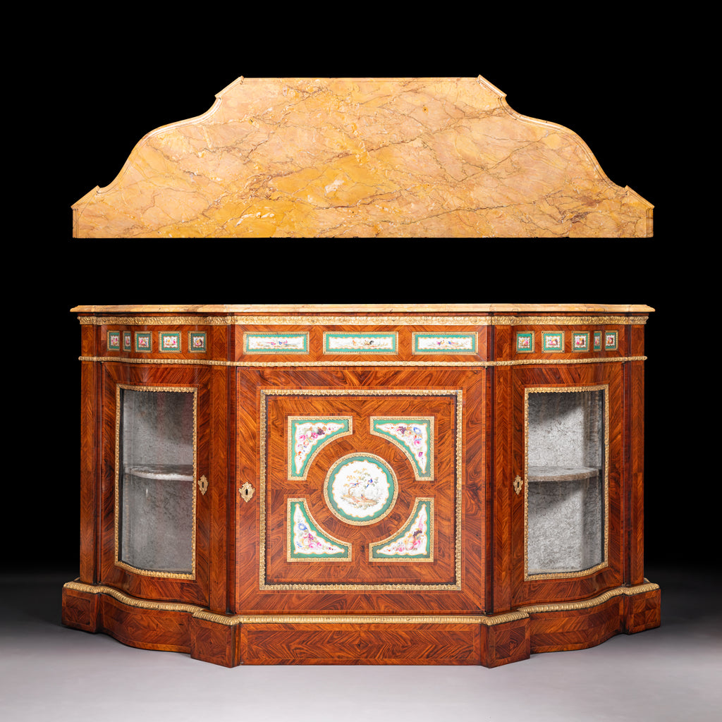 19TH CENTURY SERPENTINE SHAPED CREDENZA - REF No. 4076 19TH CENTURY SERPENTINE SHAPED CREDENZA - REF No. 4076