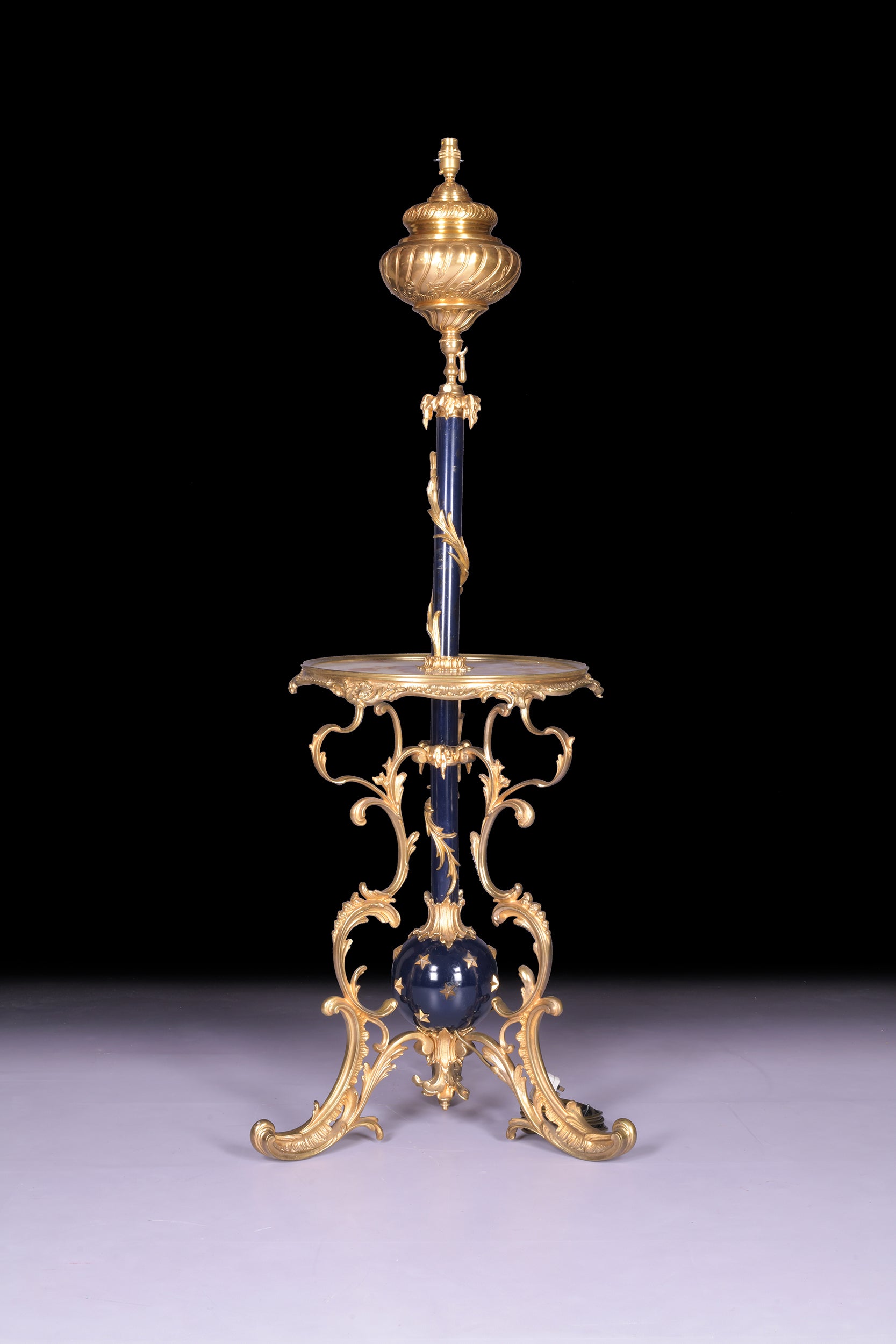 A FINE FRENCH ORMOLU TELESCOPIC STANDARD LAMP - REF No. 1014