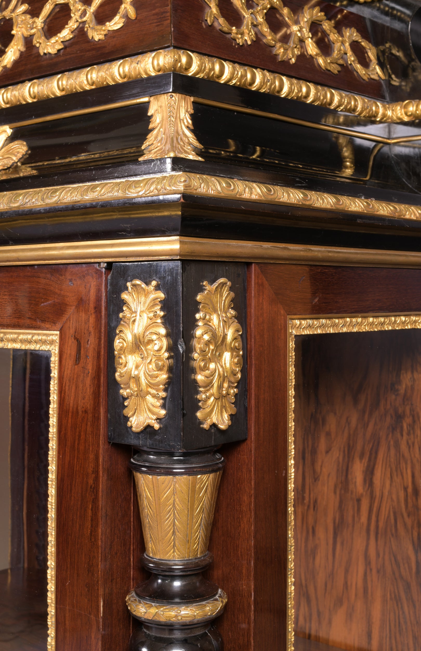 EXHIBITION DISPLAY CABINET BY JOESPH CREMER, PARIS - REF No. 4007