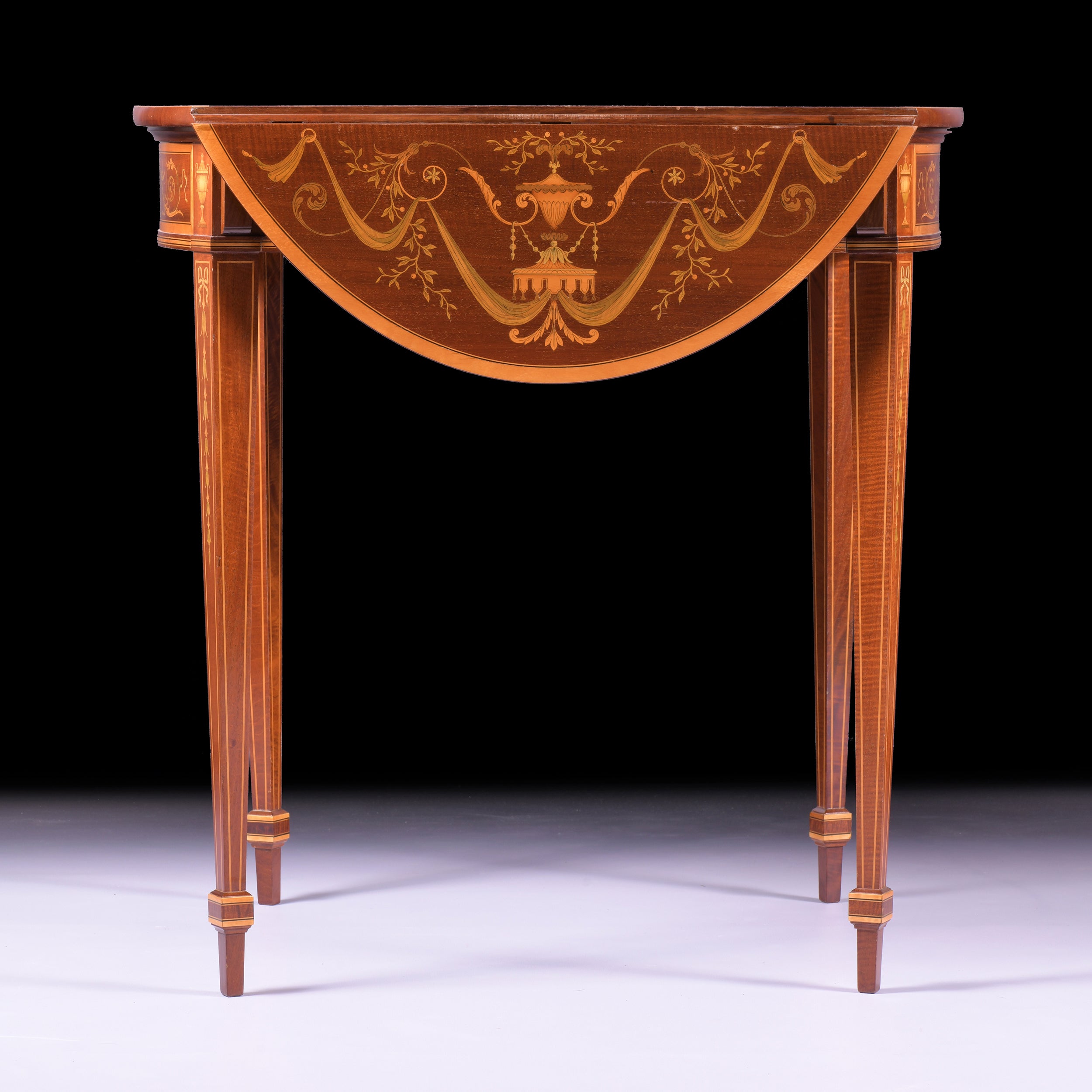 PEMBROKE TABLE BY EDWARDS & ROBERTS - REF No. 9064