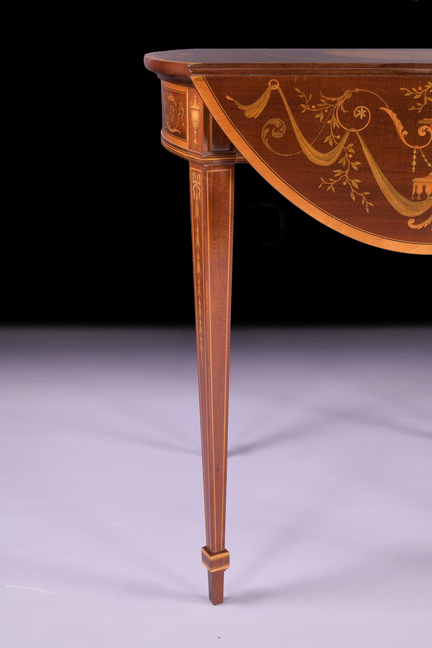 PEMBROKE TABLE BY EDWARDS & ROBERTS - REF No. 9064