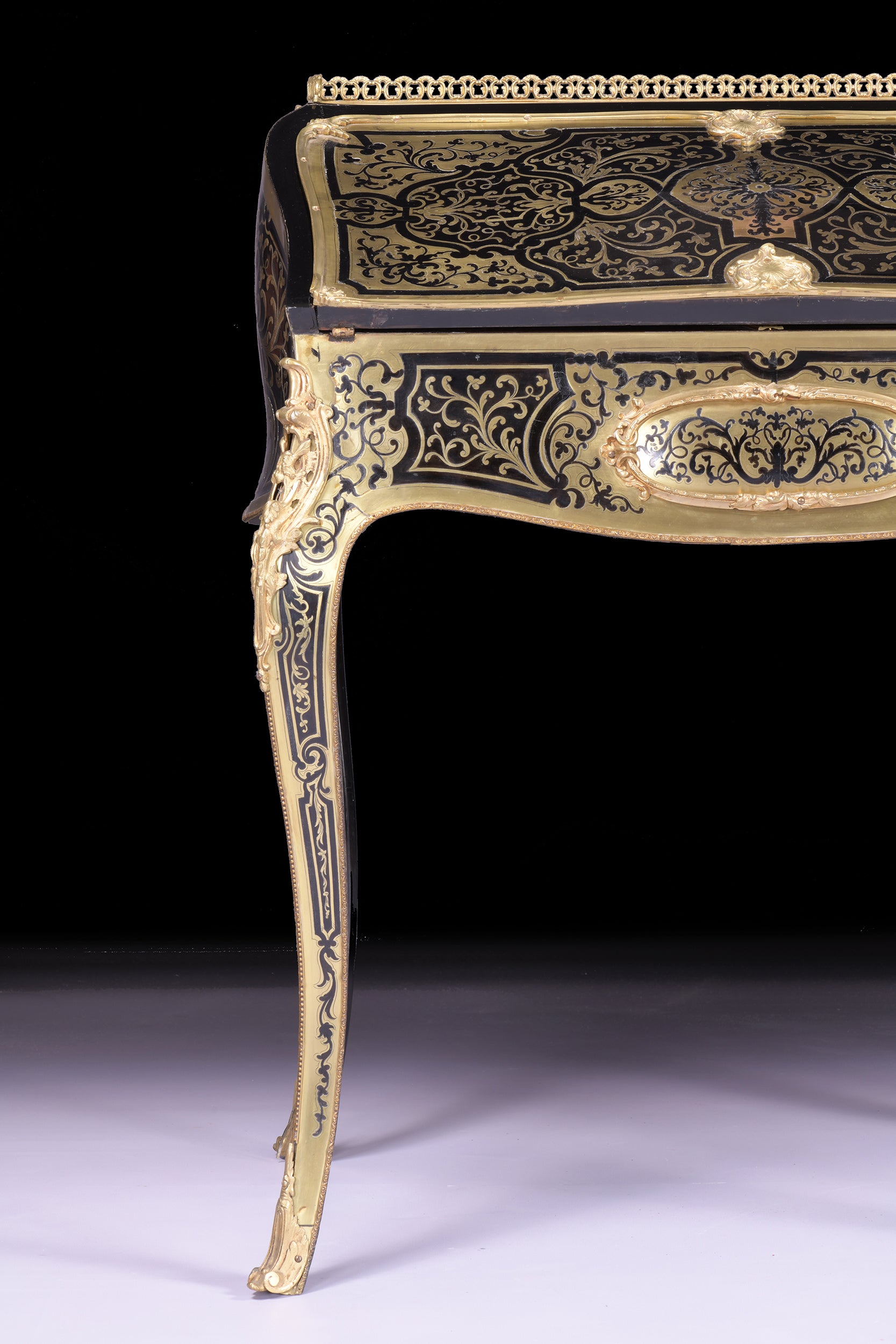 AN EXCEPTIONAL 19TH CENTURY LOUIS XV STYLE BOULLE LADIES BOMBE BUREAU - REF No. 3003