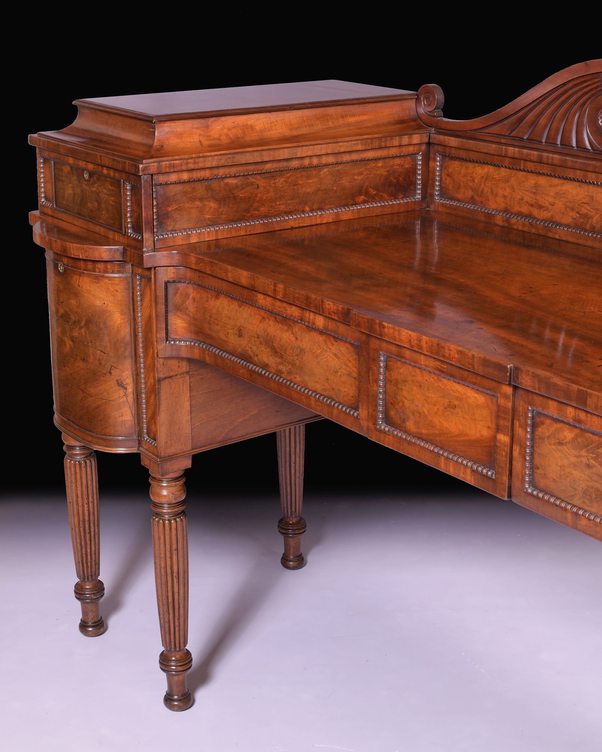A FINE REGENCY MAHOAGNY SIDEBOARD IN THE MANNER OF GILLOWS - REF No. 5008