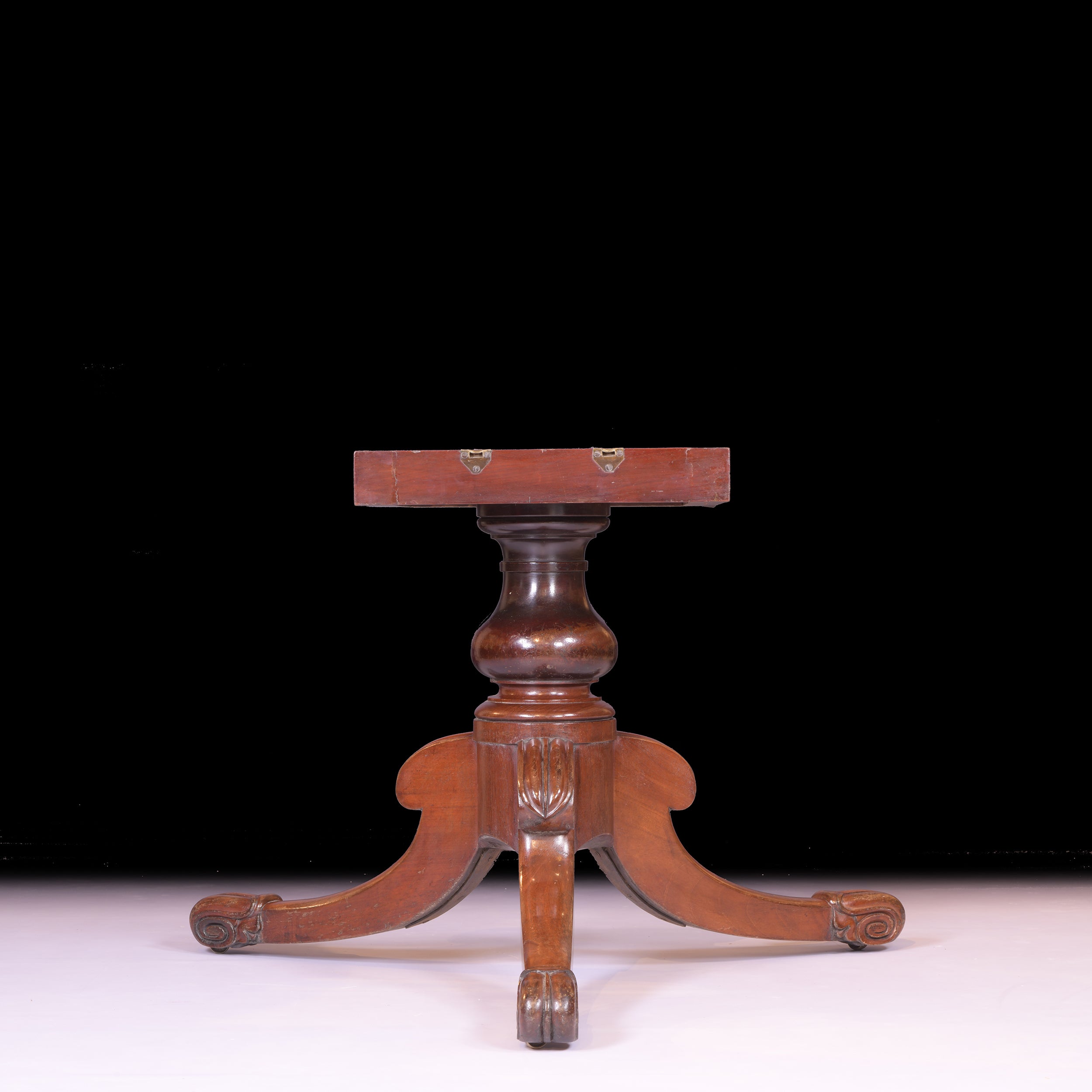 IRISH REGENCY 5ft CENTRE/DINING TABLE STAMPED STRAHAN - REF No. 7067