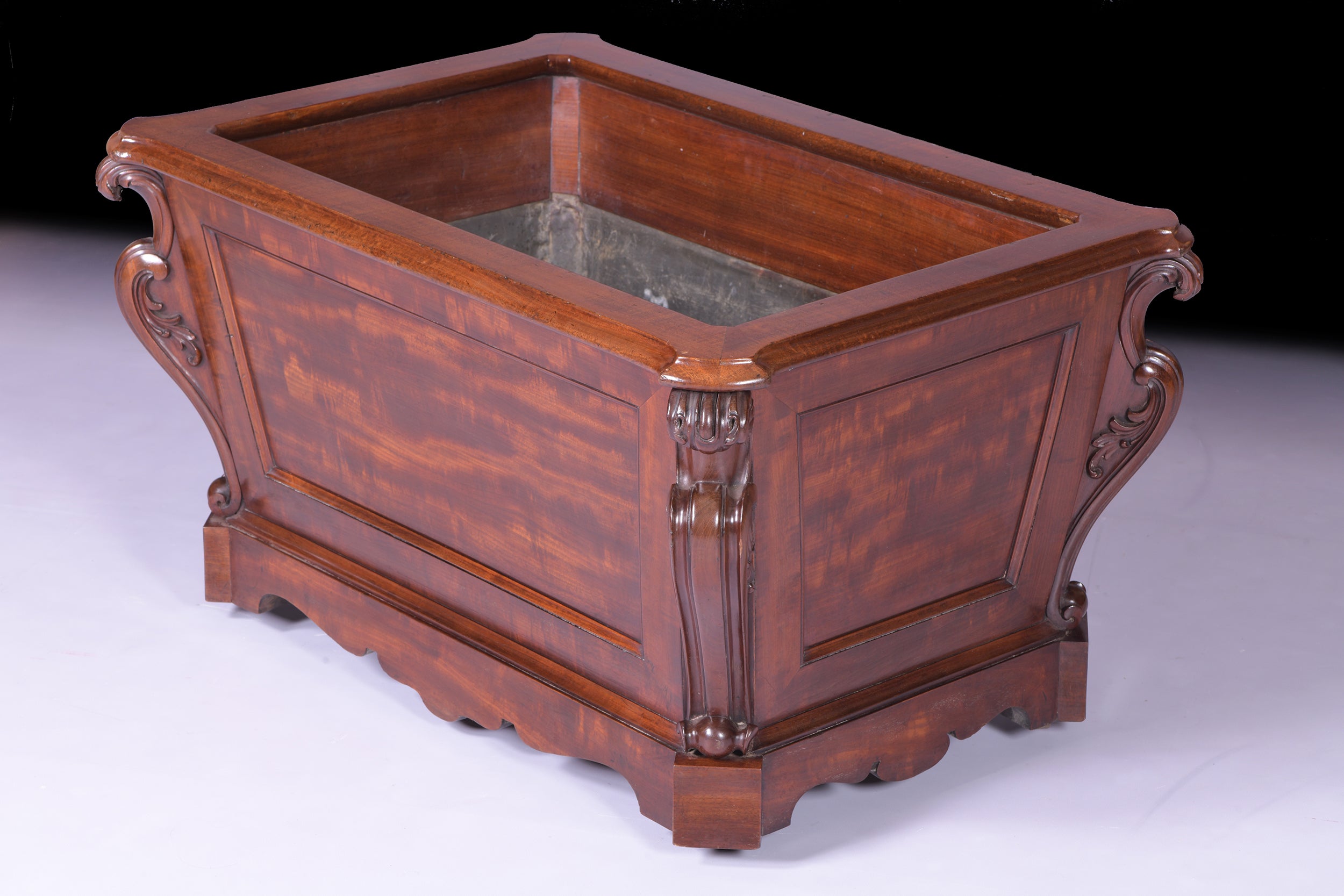 A GOOD GEORGE IV MAHOGANY WINE COOLER - REF No. 161