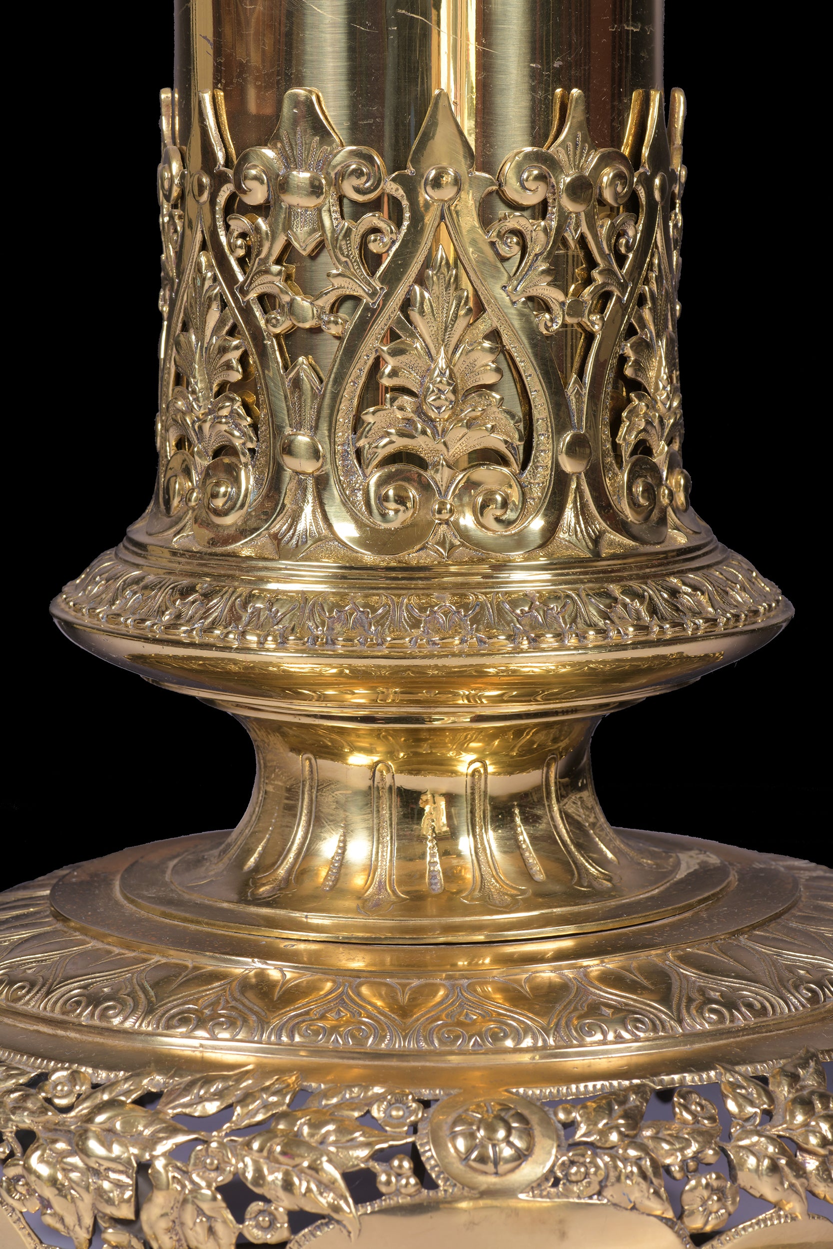 A STUNNING 19TH CENTURY BRASS STANDARD LAMP - REF No. 1010