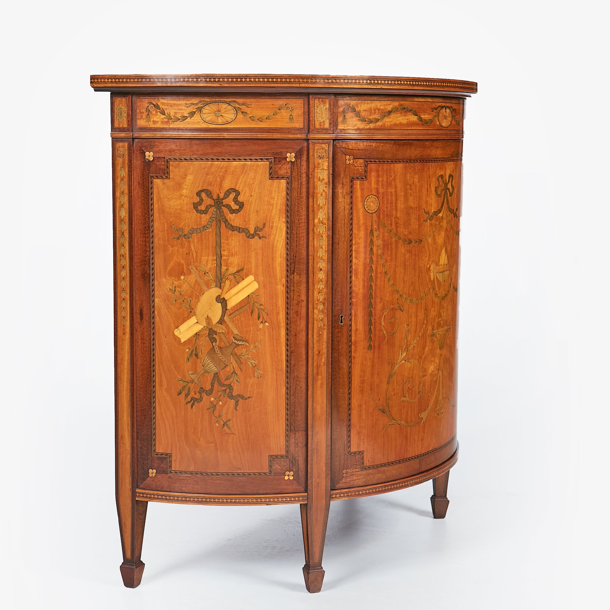 A SUPERB PAIR OF LATE 19TH CENTURY COMMODES BY EDWARD & ROBERTS - REF No. 4035