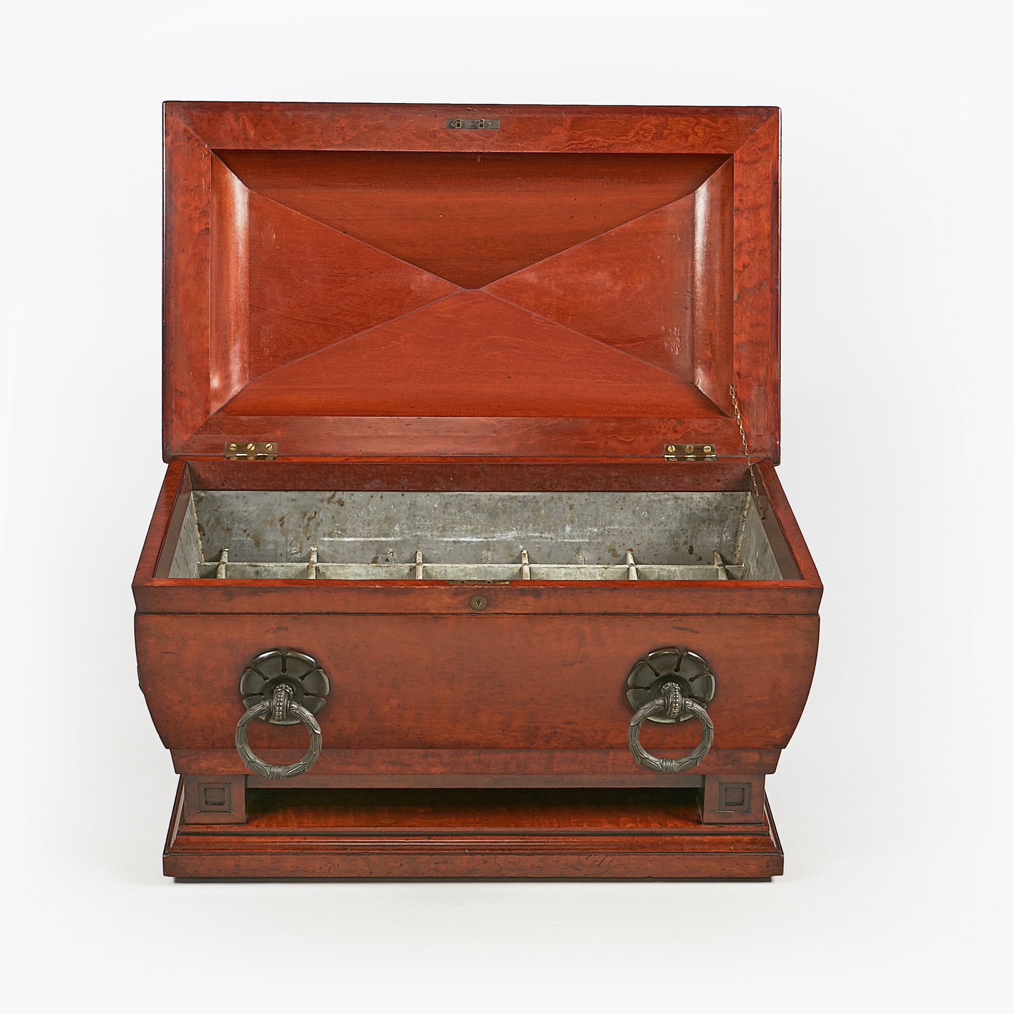 AN EXCEPTIONAL REGENCY PLUM MAHOGANY CELLARETTE - REF No. 1025