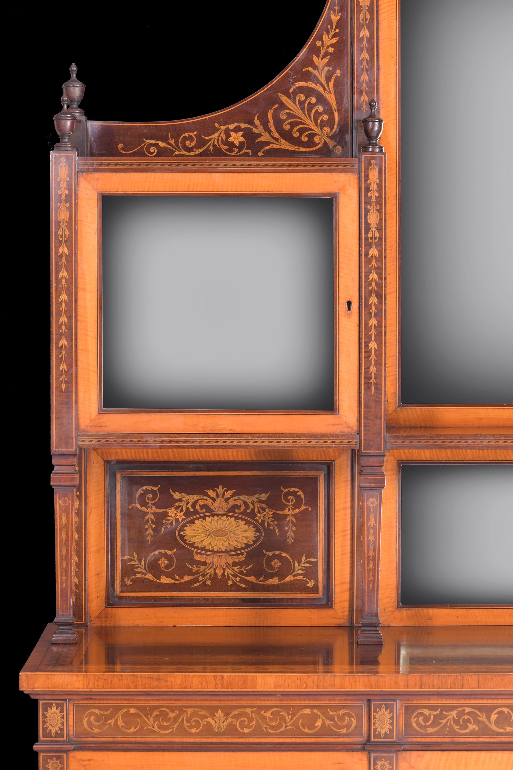 SIDE CABINET ATTRIBUTED TO WRIGHT & MANSFIELD - REF No. 4057