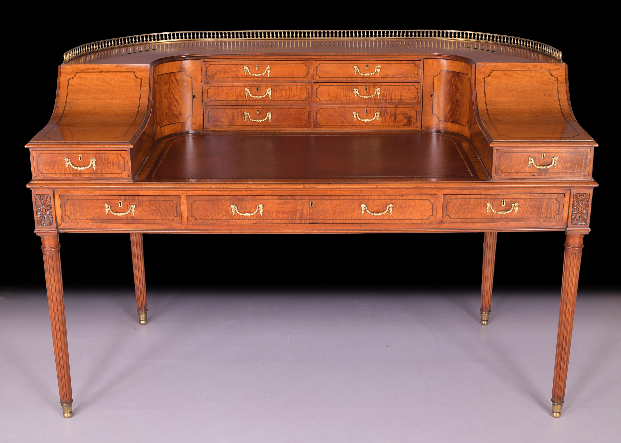 AN EXCEPTIONAL 19TH CENTURY CARLTON HOUSE DESK - REF No. 3008