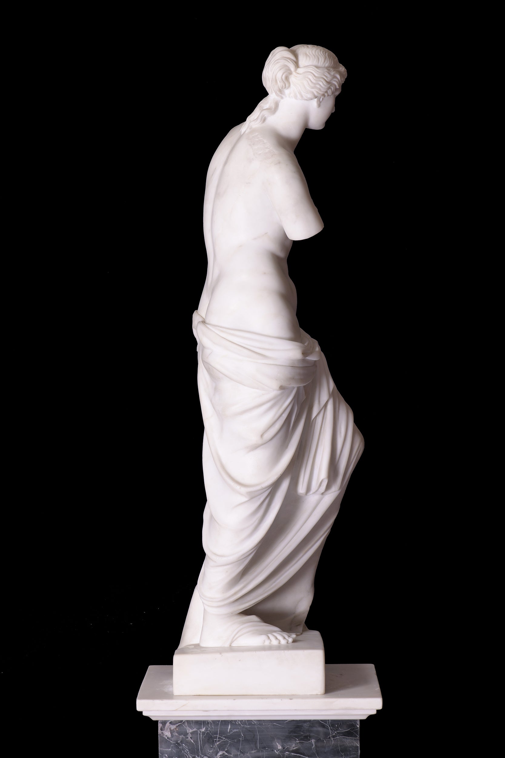 A STUNNING LATE 19TH CENTURY STATUE OF THE VENUS DE MILO - REF No. 1065