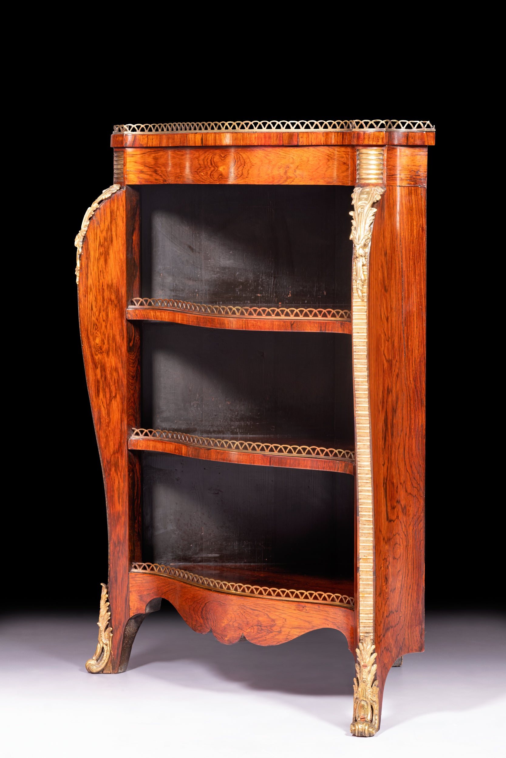PAIR OF REGENCY CORNER CABINETS - REF No. 4083