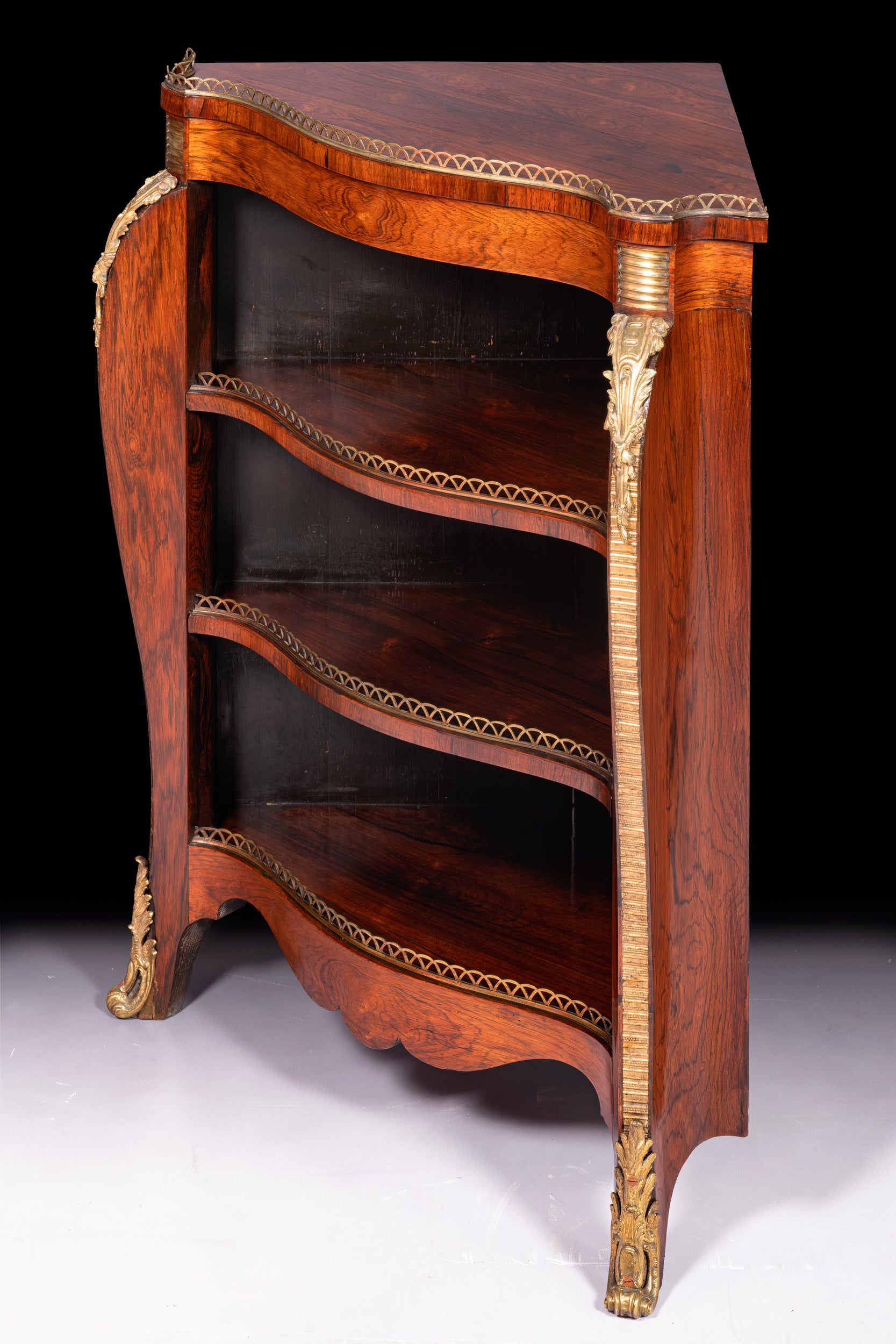 PAIR OF REGENCY CORNER CABINETS - REF No. 4083