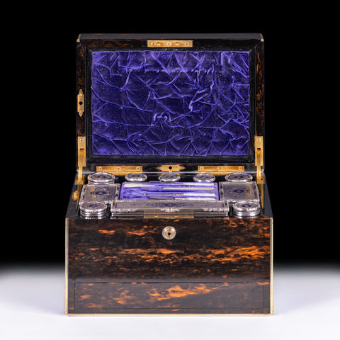 LADIES VANITY CASE RETAILED BY MAYER & CO. LIVERPOOL - REF No. 186