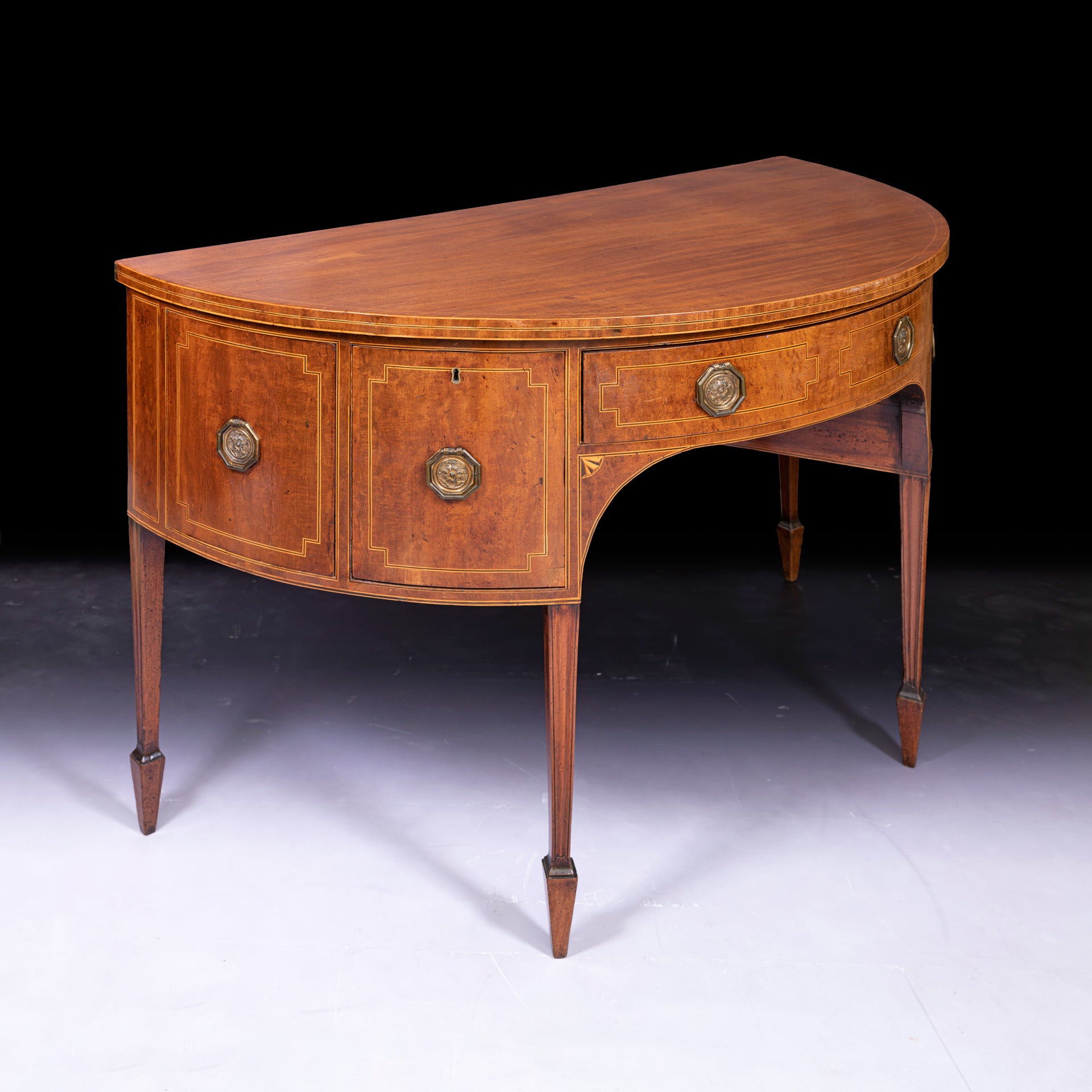 18TH CENTURY GEORGIAN MAHOGANY BOWFRONTED SIDEBOARD - REF No. 5010