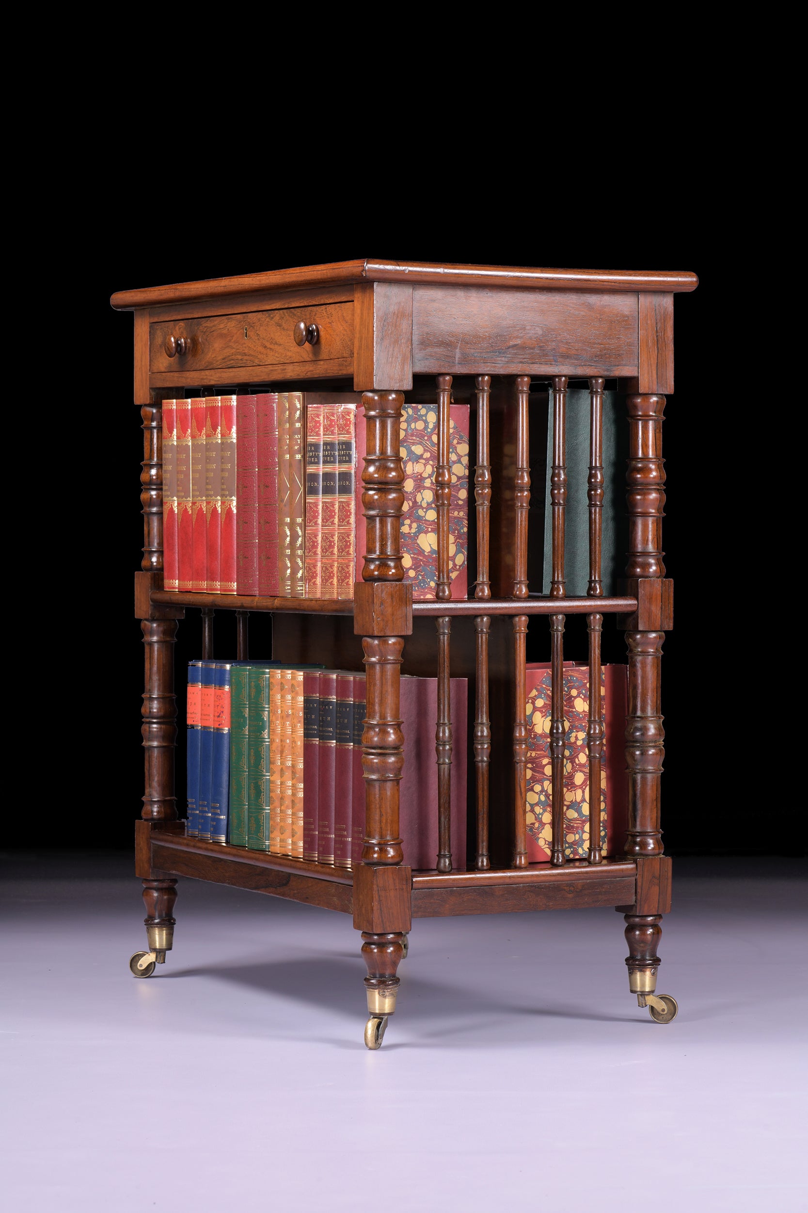 A VERY FINE REGENCY BOOKCASE ATTRIBUTED TO WILLIAMS AND GIBTON - REF No. 4009