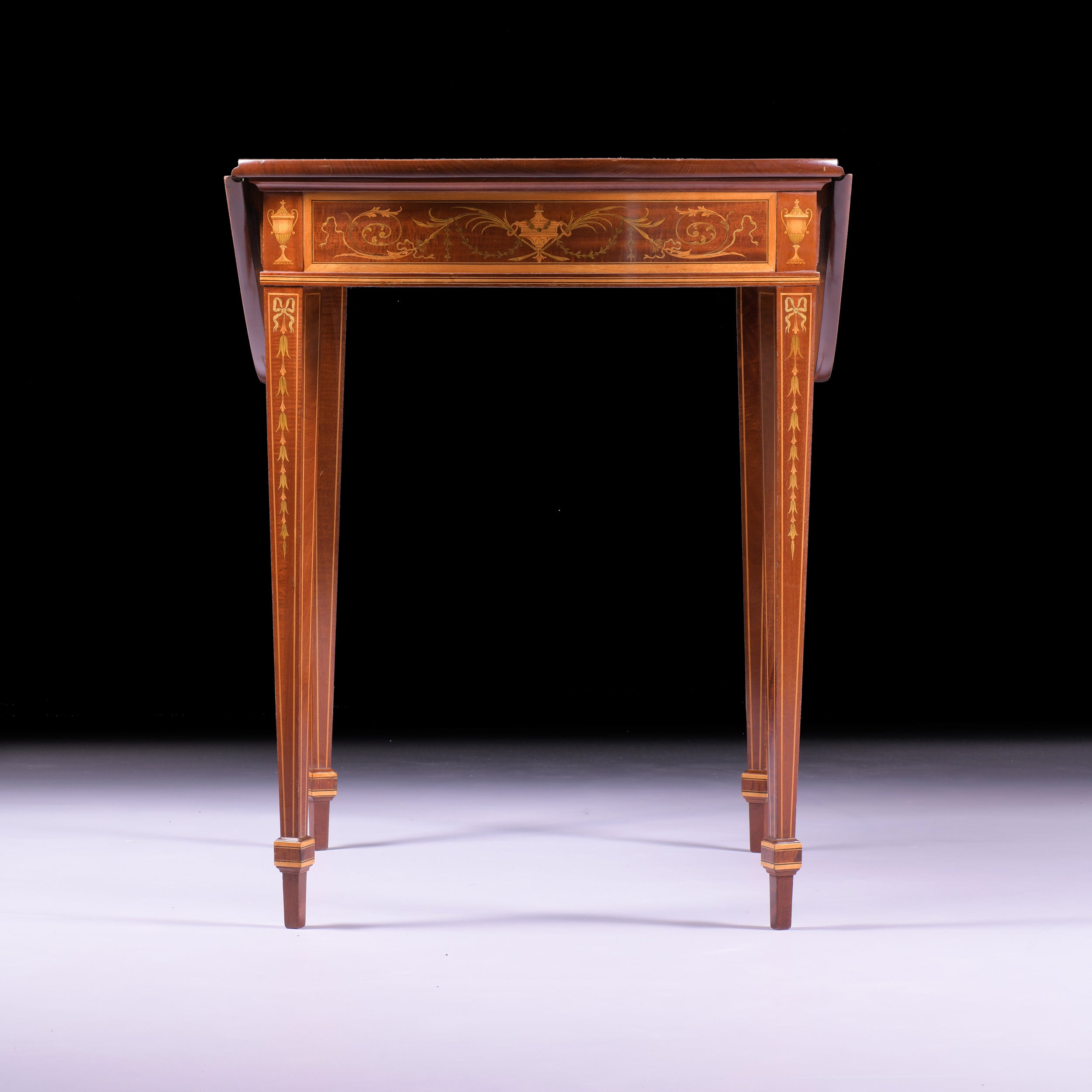 PEMBROKE TABLE BY EDWARDS & ROBERTS - REF No. 9064